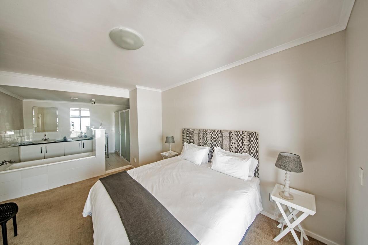 Surferscorner Self Catering Apartments Muizenberg Dış mekan fotoğraf